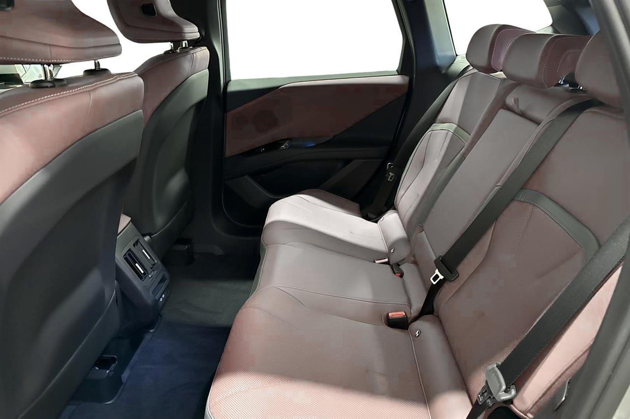 BMW iX3 2026