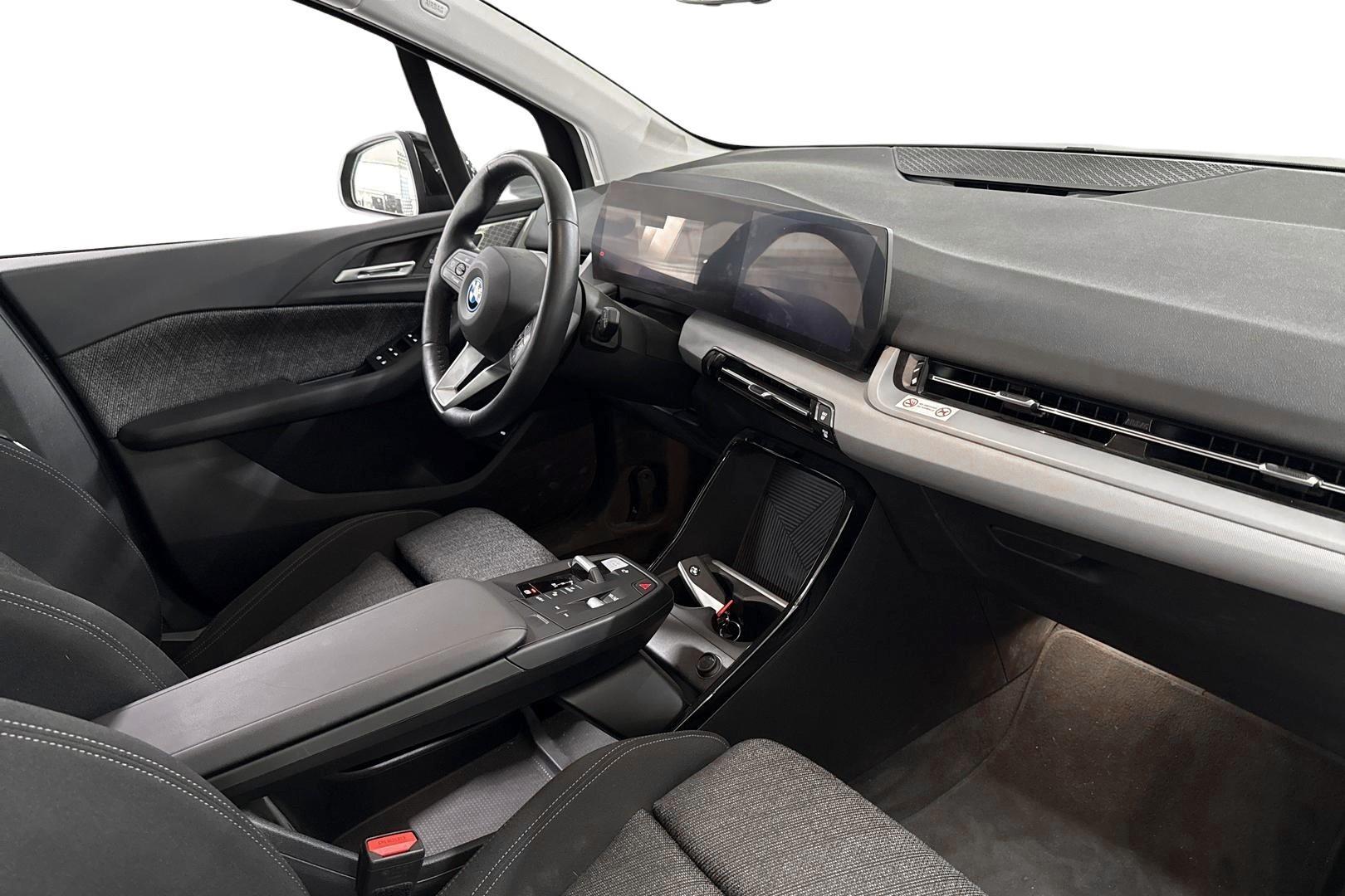 BMW 230 2024