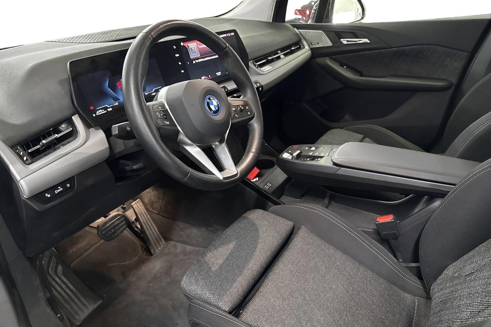 BMW 230 2024