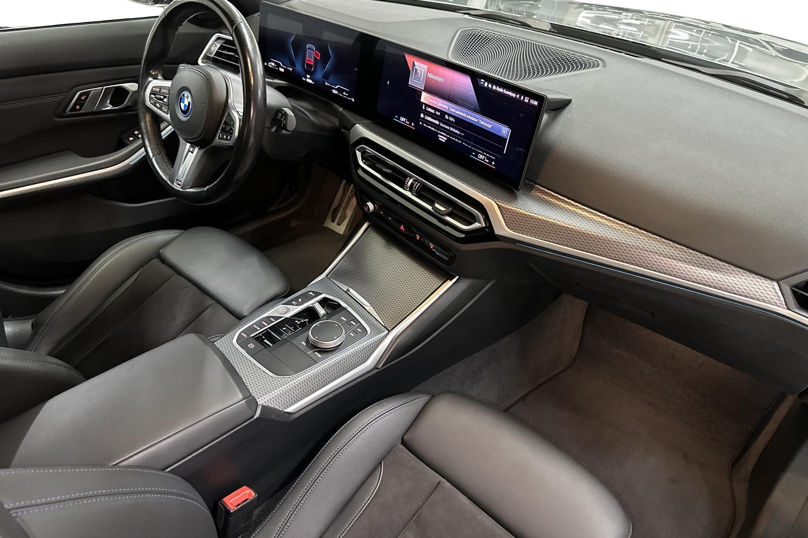 BMW 330 2023