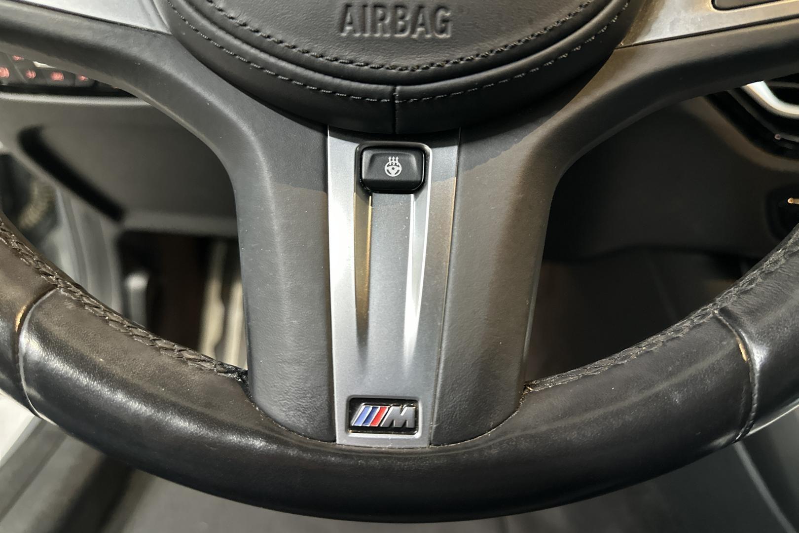 BMW 330 2023