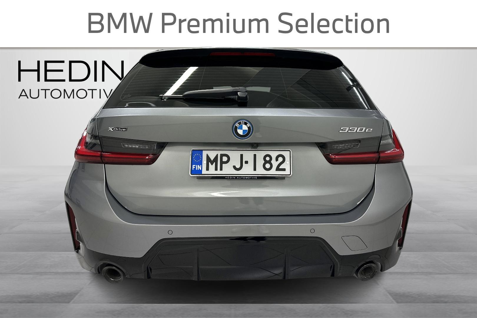 BMW 330 2023