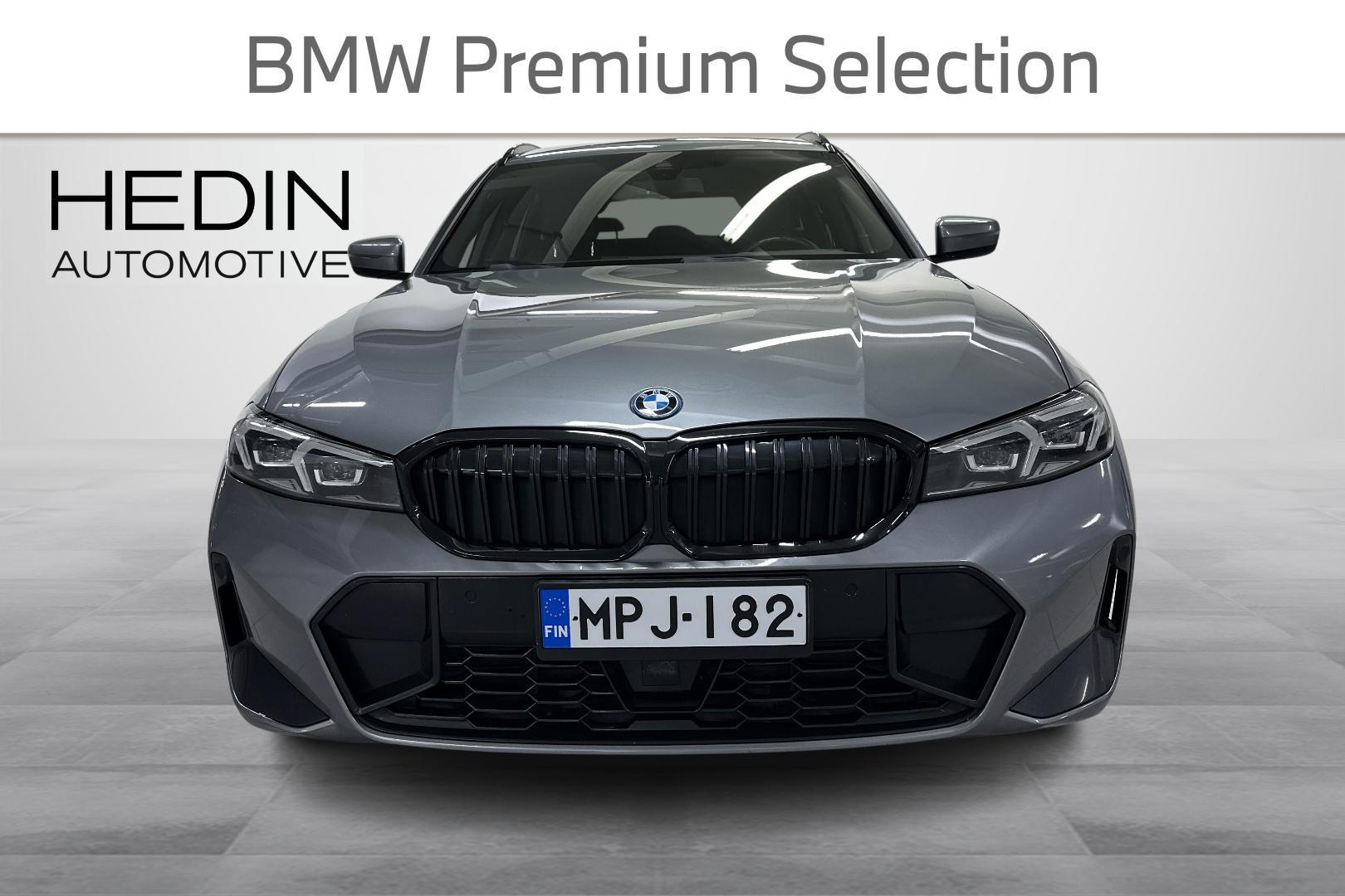 BMW 330 2023
