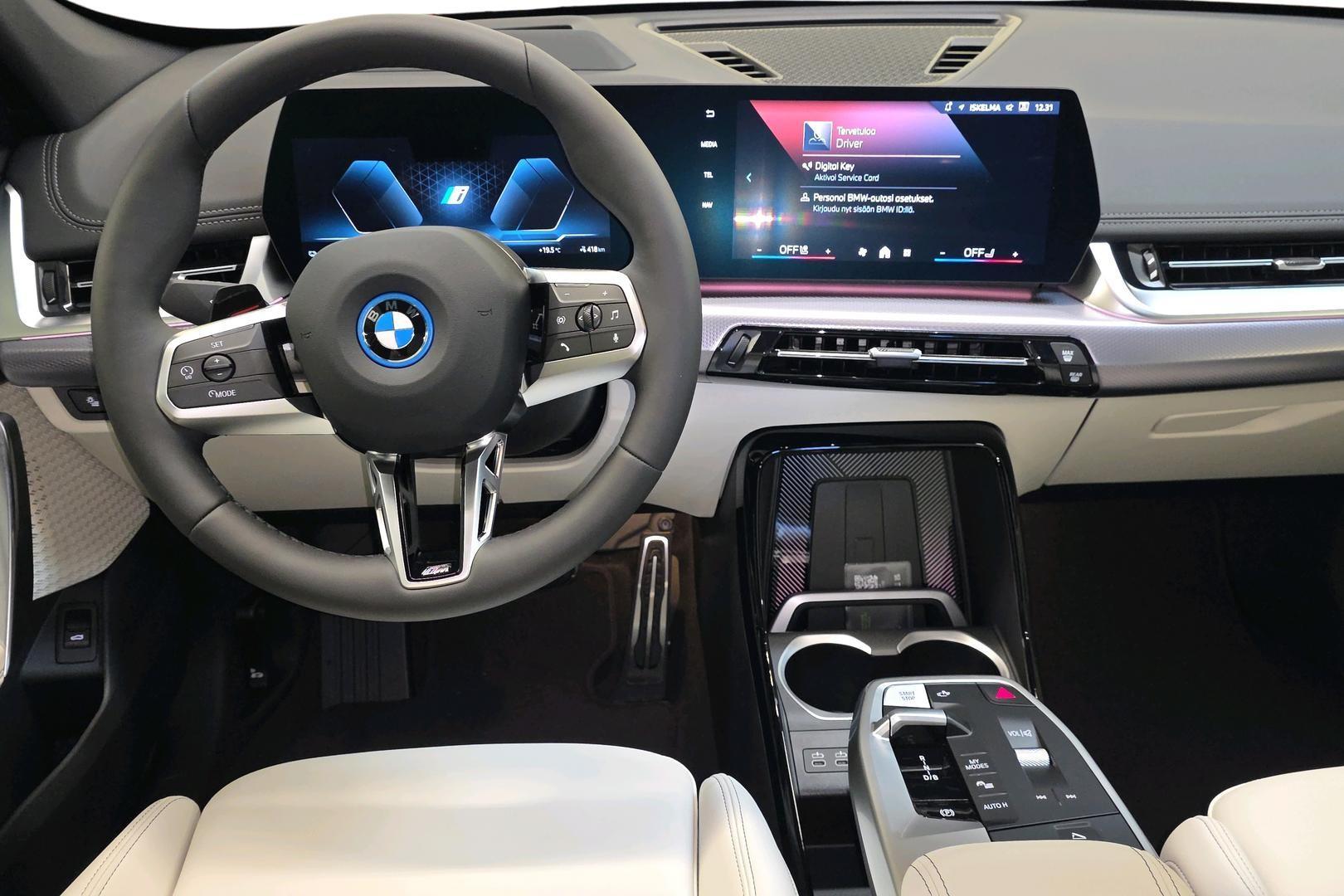 BMW iX1 10