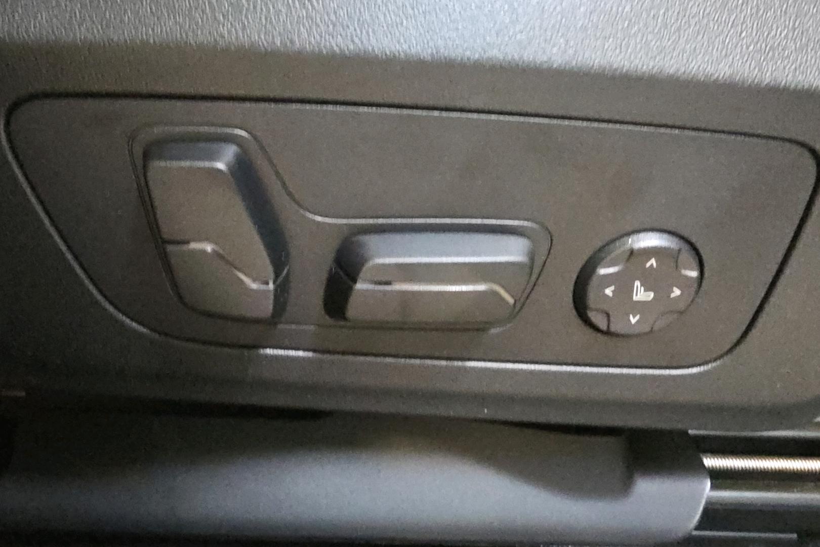 BMW iX1 15