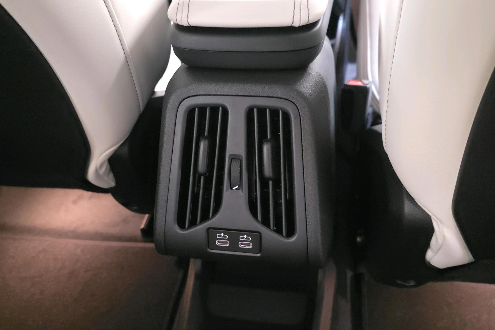 BMW iX1 17