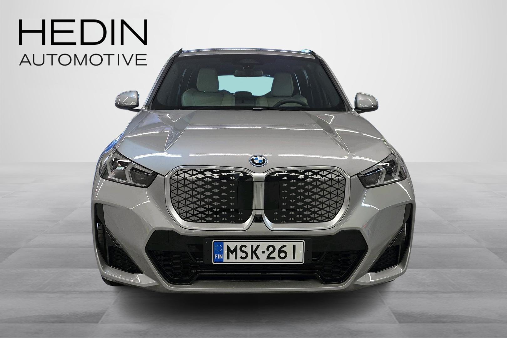 BMW iX1 5