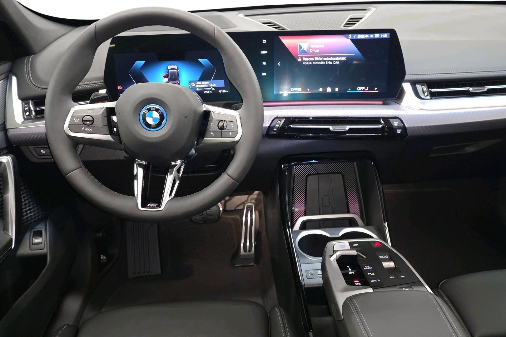 BMW iX1 10