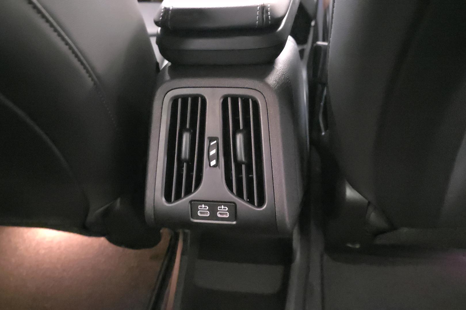 BMW iX1 17