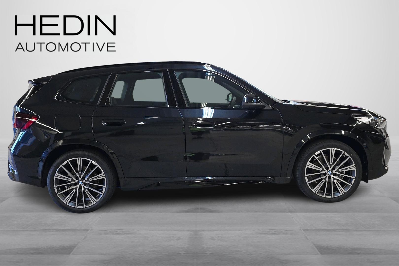 BMW iX1 8