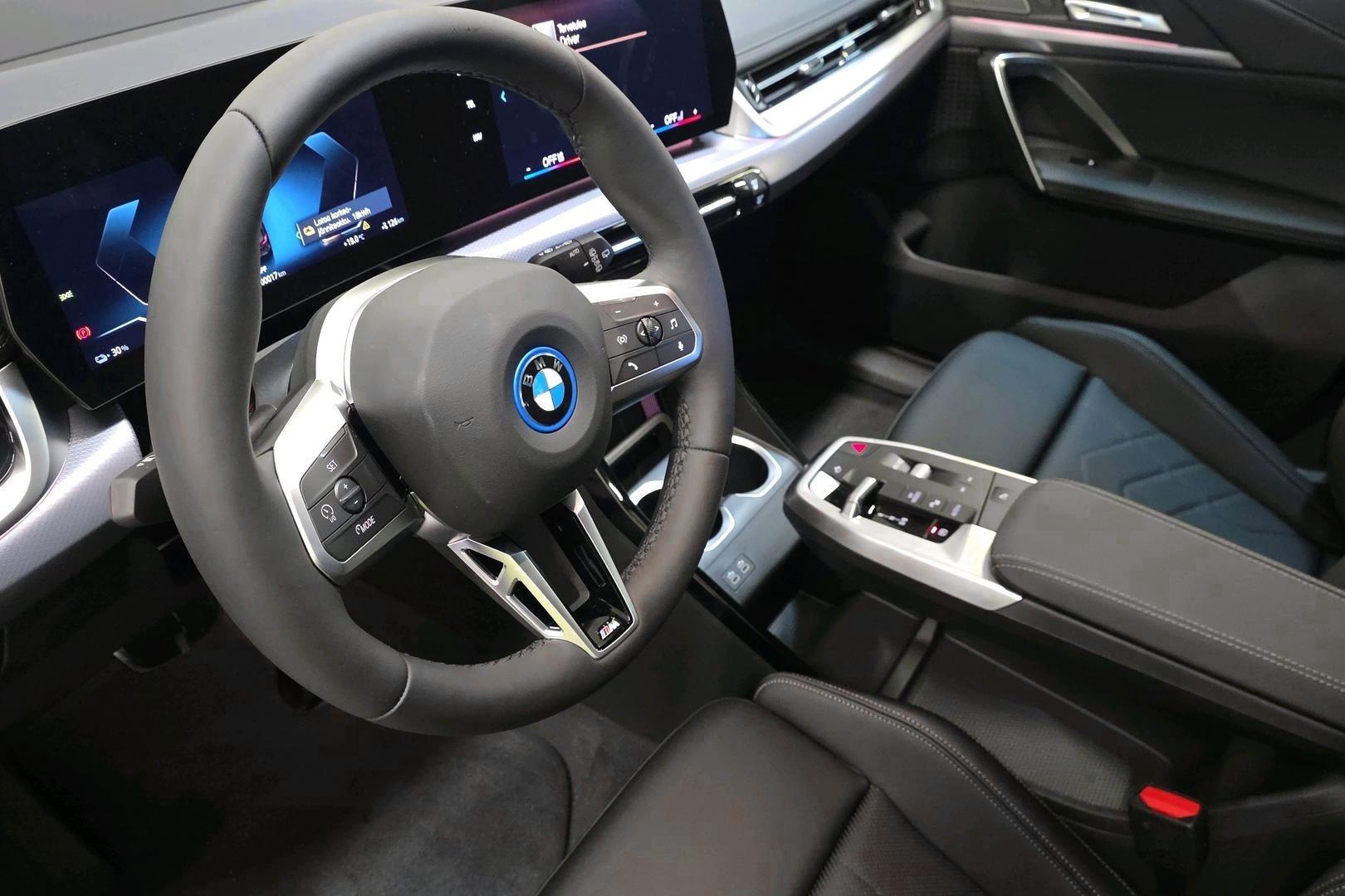 BMW iX1 9