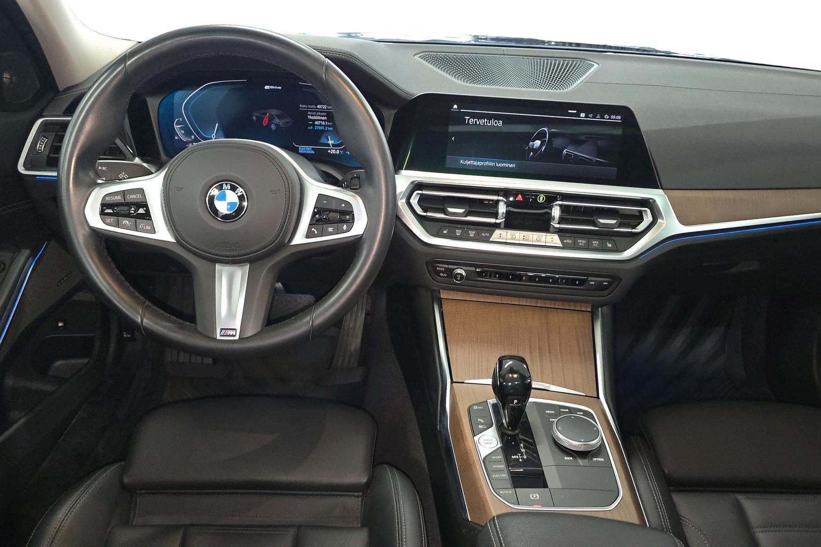 BMW 330 2021