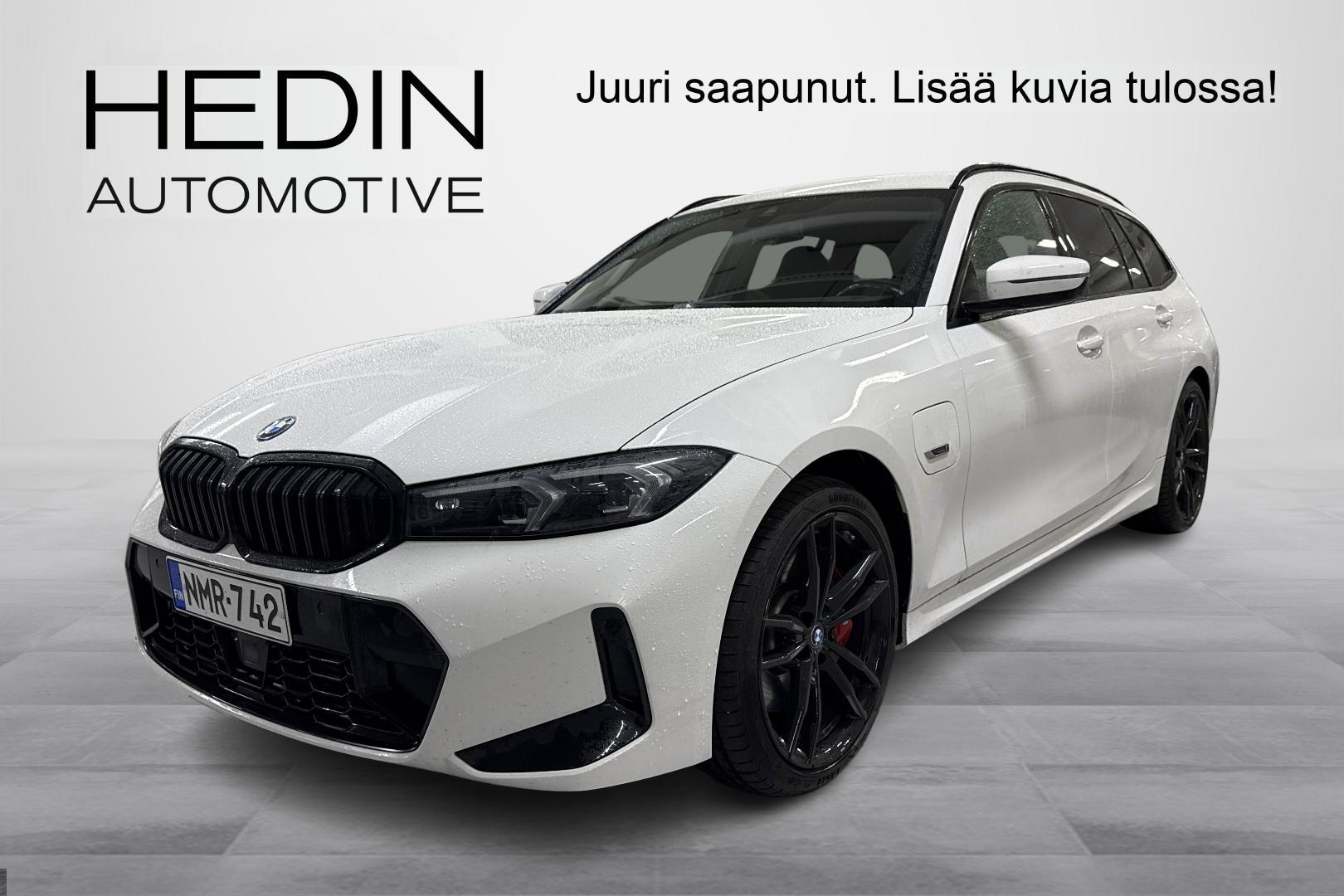 BMW 330 2023