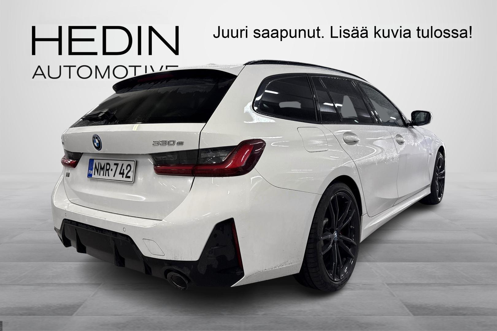 BMW 330 2023