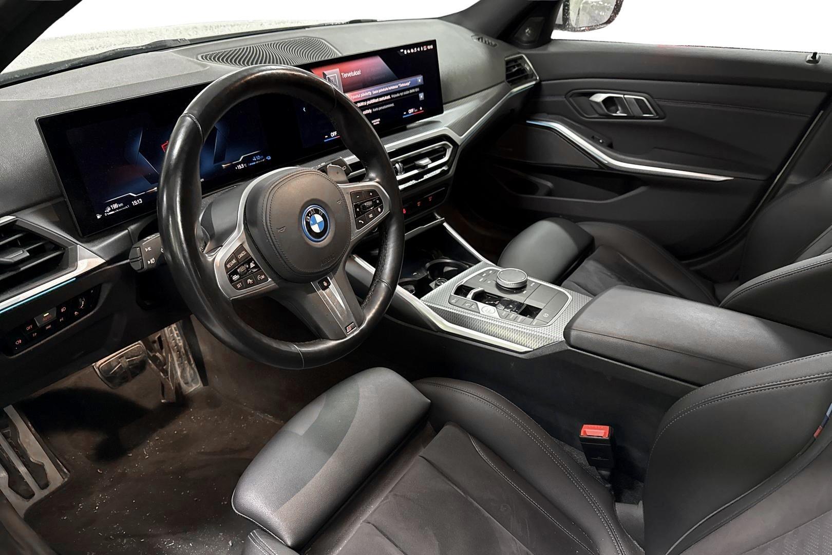 BMW 330 2023
