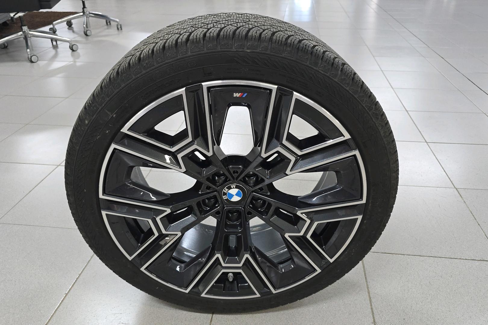 BMW 550 2024