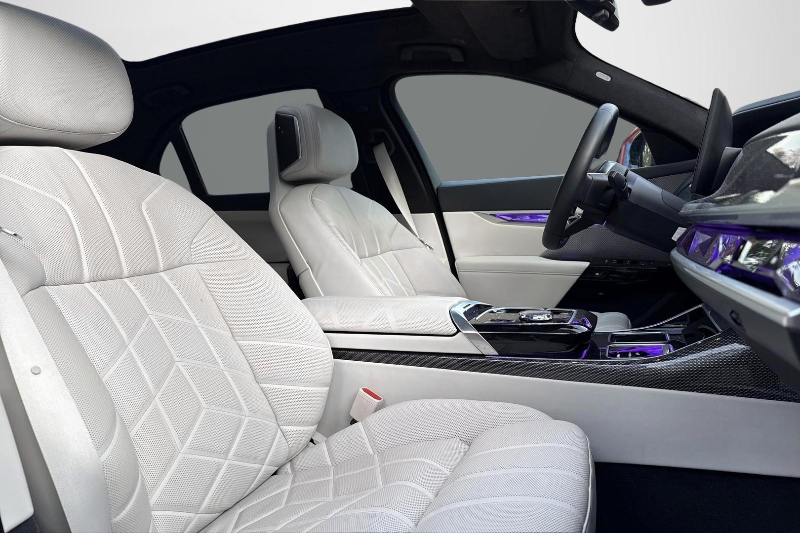 BMW i7 2024