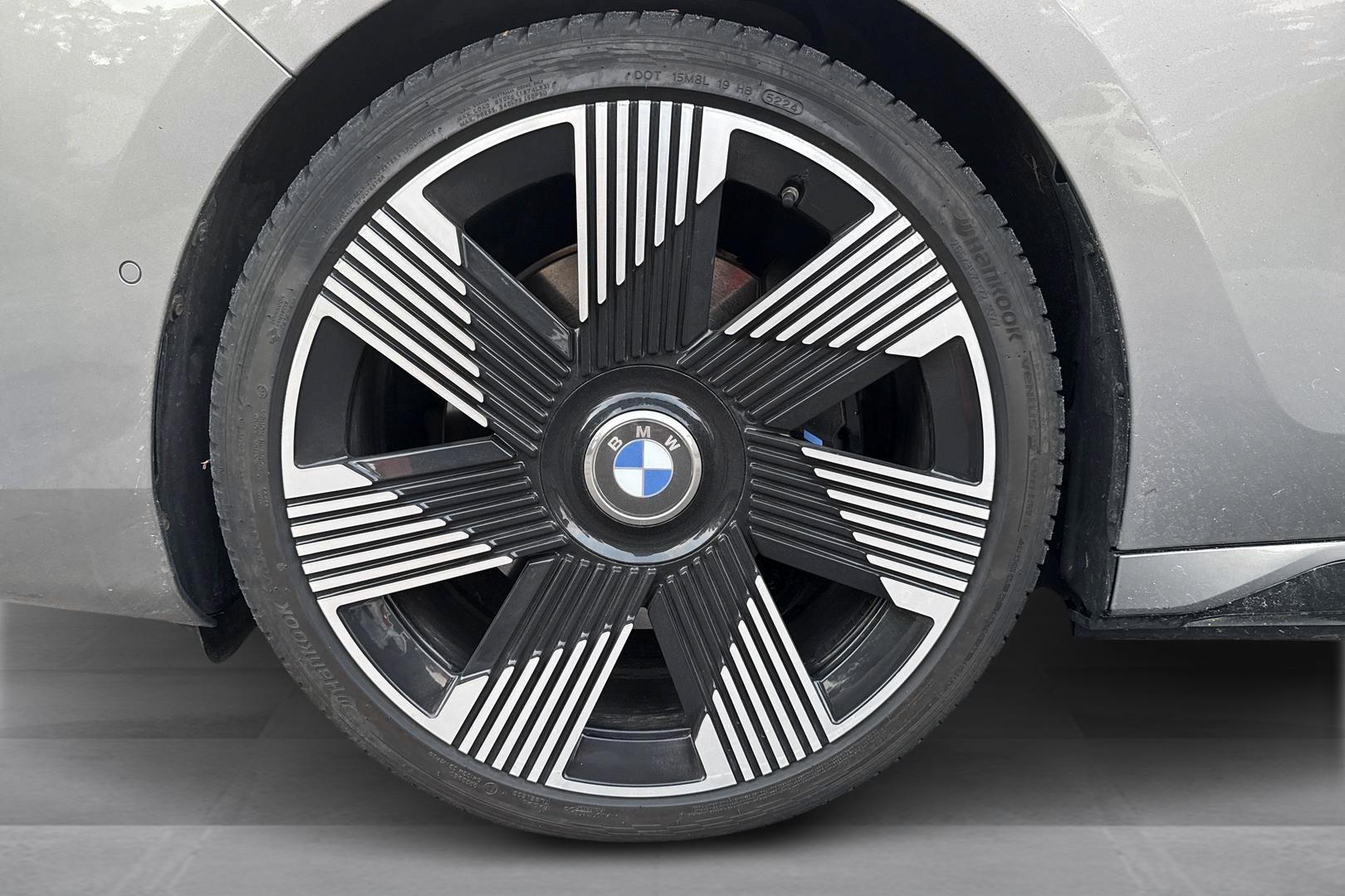 BMW i7 2024