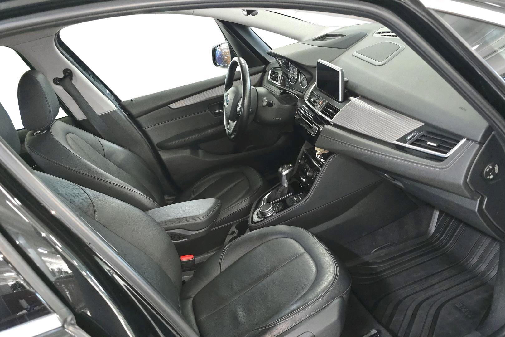 BMW 220 2016