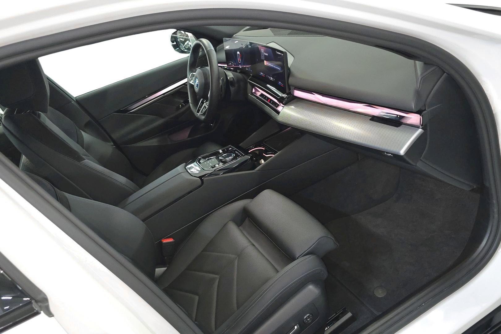 BMW 530 2025