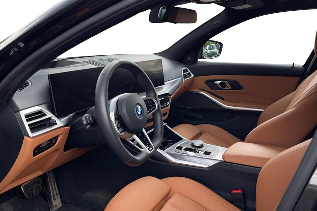 BMW 330 2026