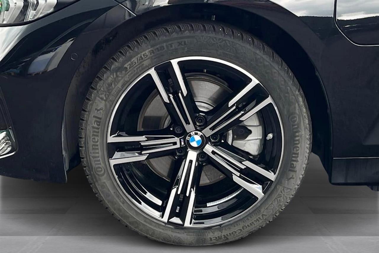 BMW 330 2026