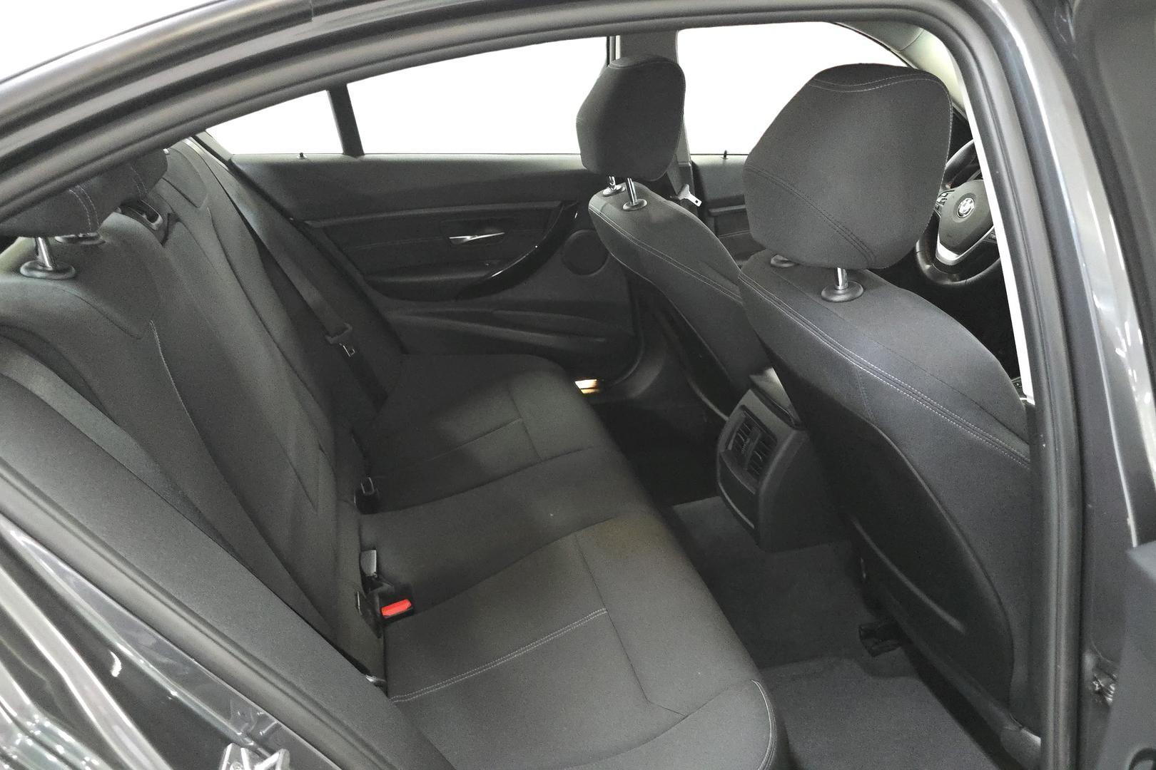 BMW 320 2013