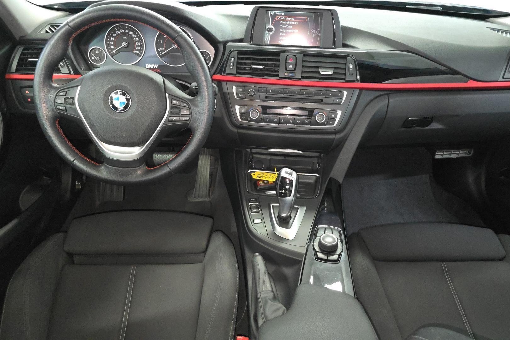 BMW 320 2013