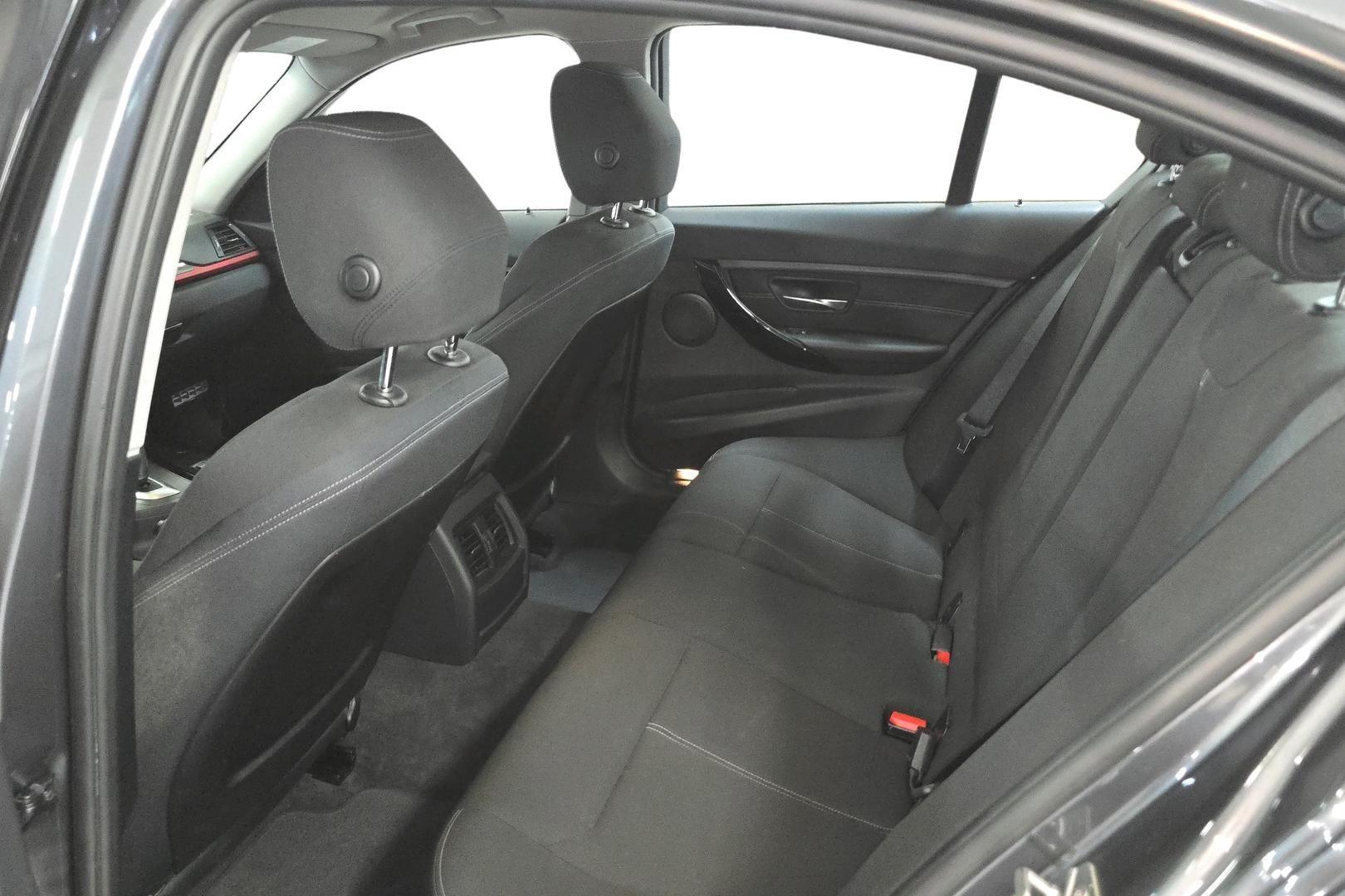 BMW 320 2013