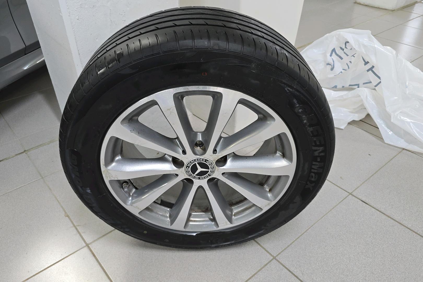 MERCEDES-BENZ E 2020