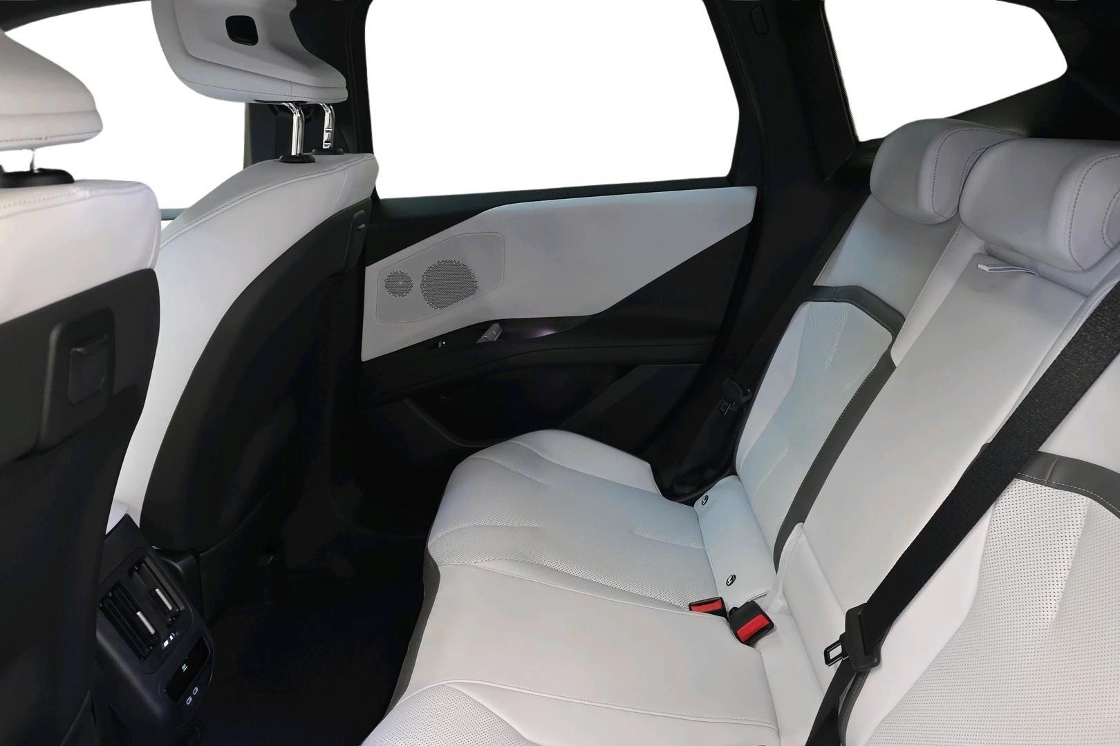 BMW iX3 2026