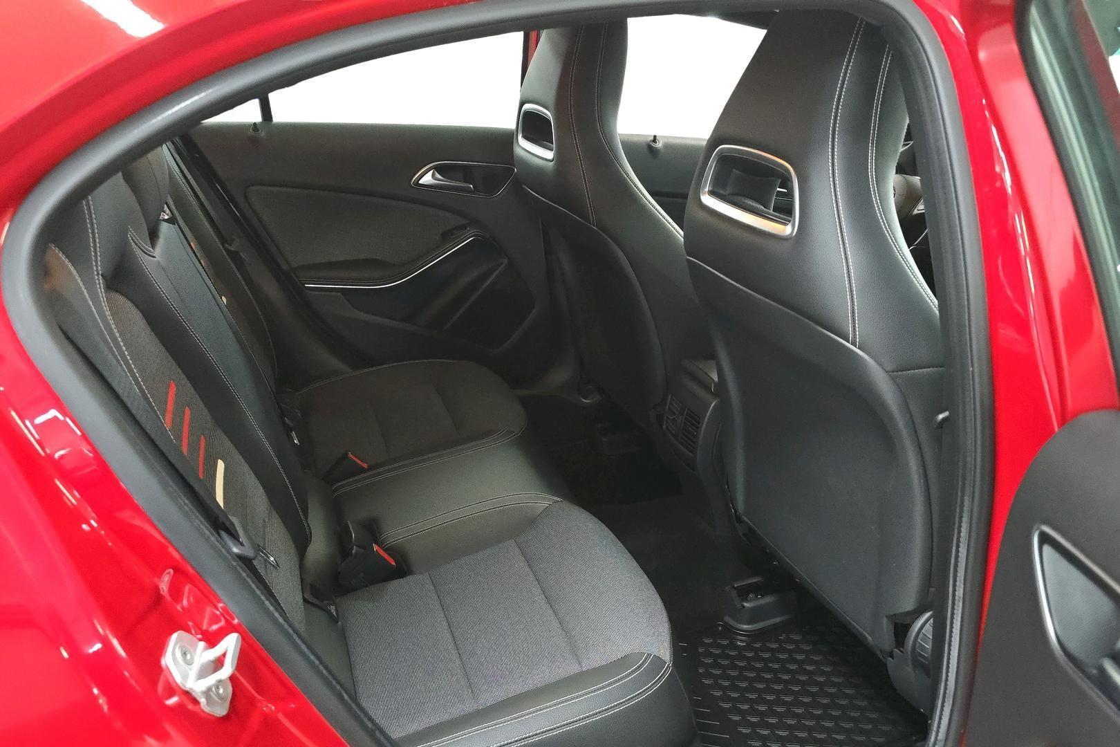 MERCEDES-BENZ A 2016