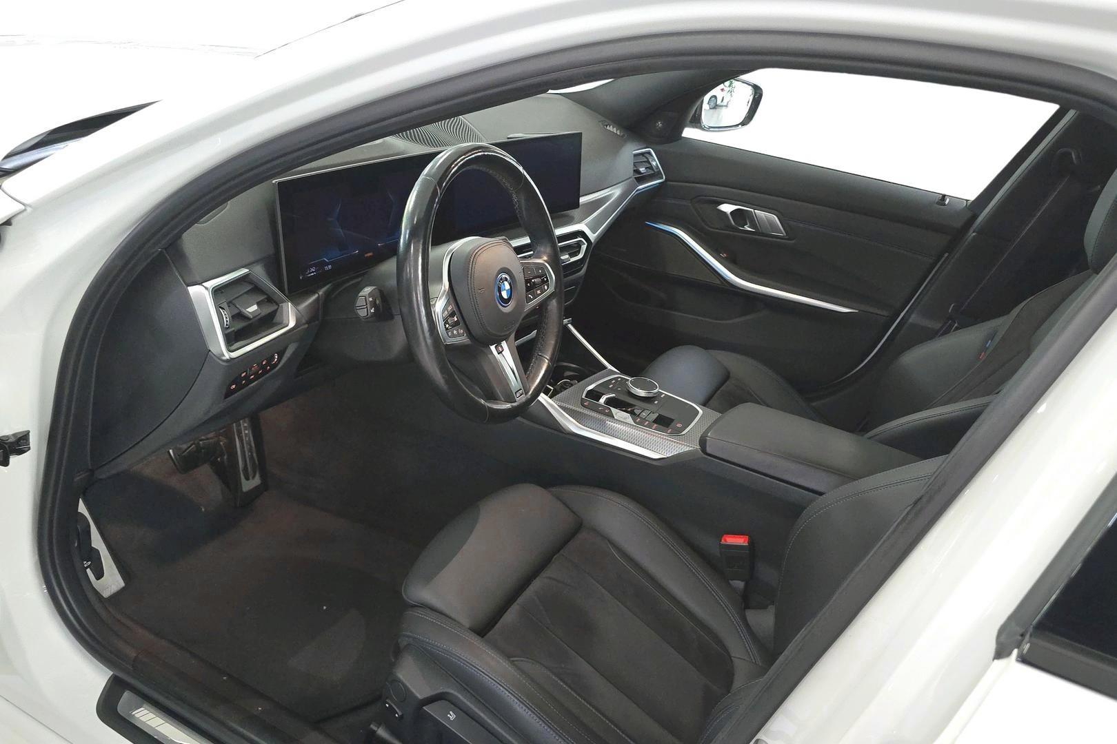 BMW 330 2023