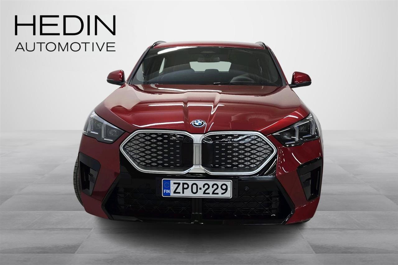 BMW iX2 2025