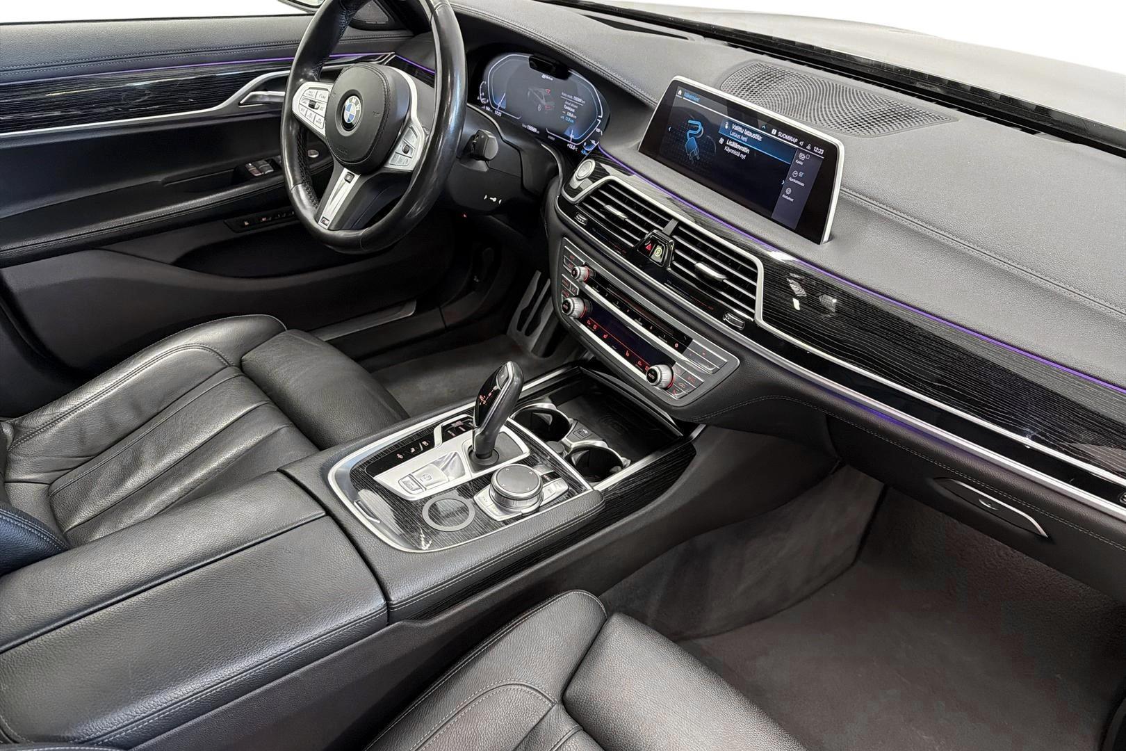 BMW 745 2019