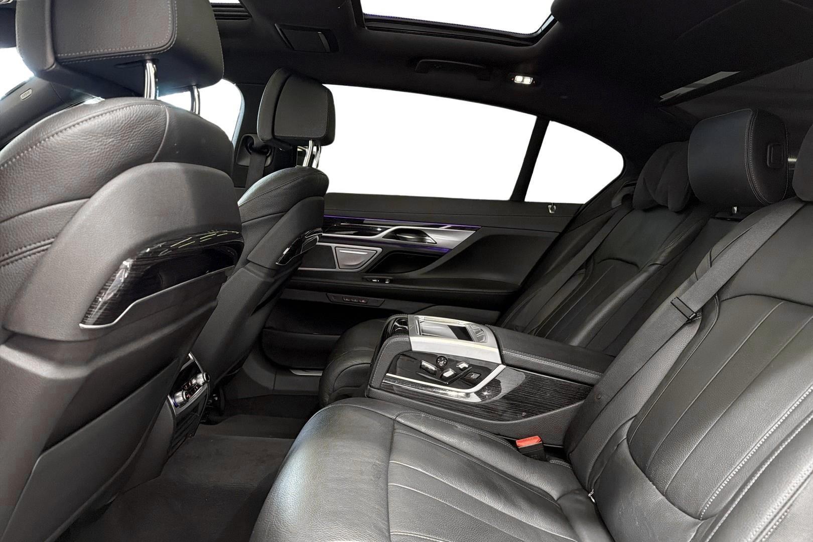 BMW 745 2019