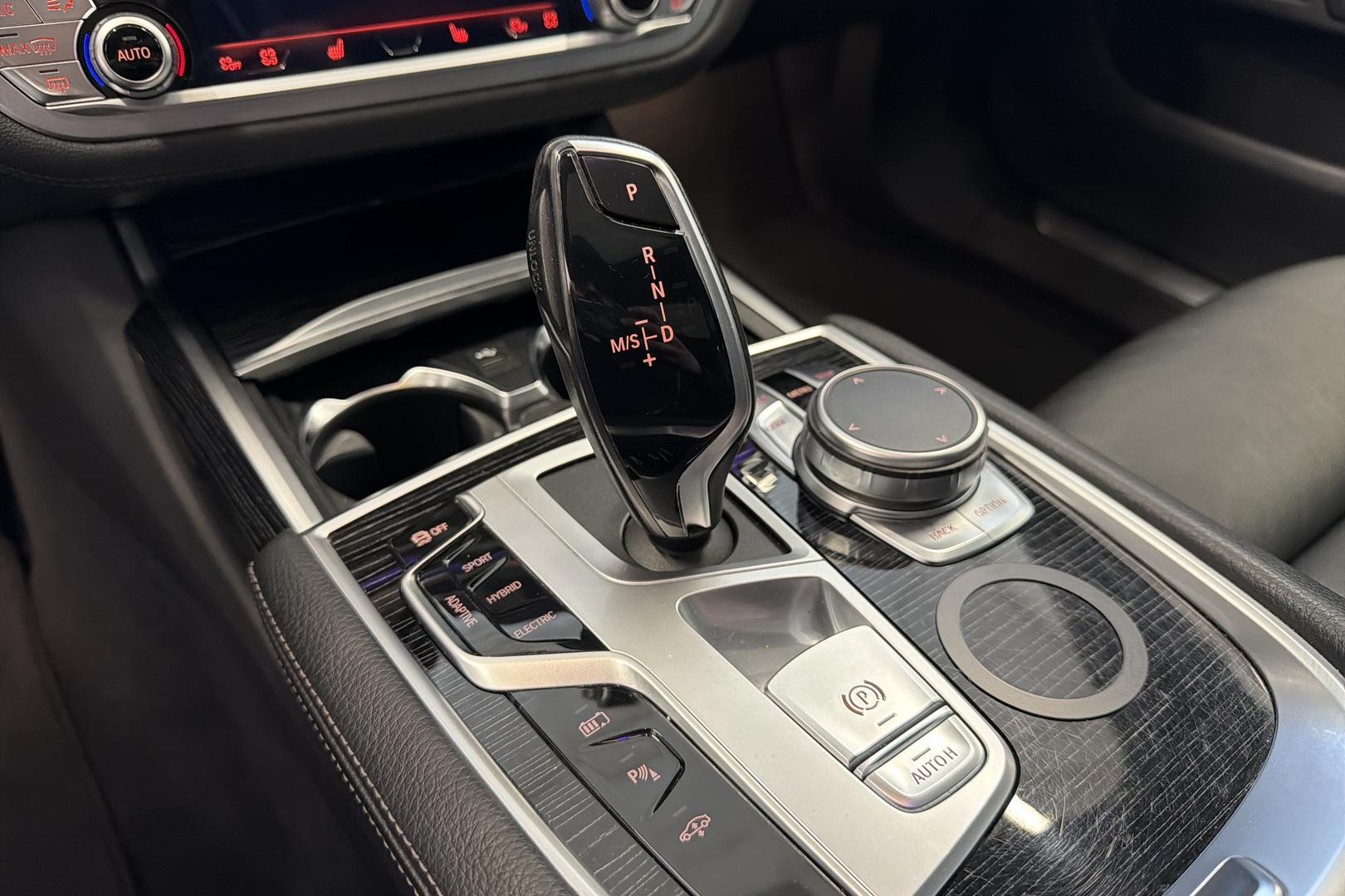 BMW 745 2019