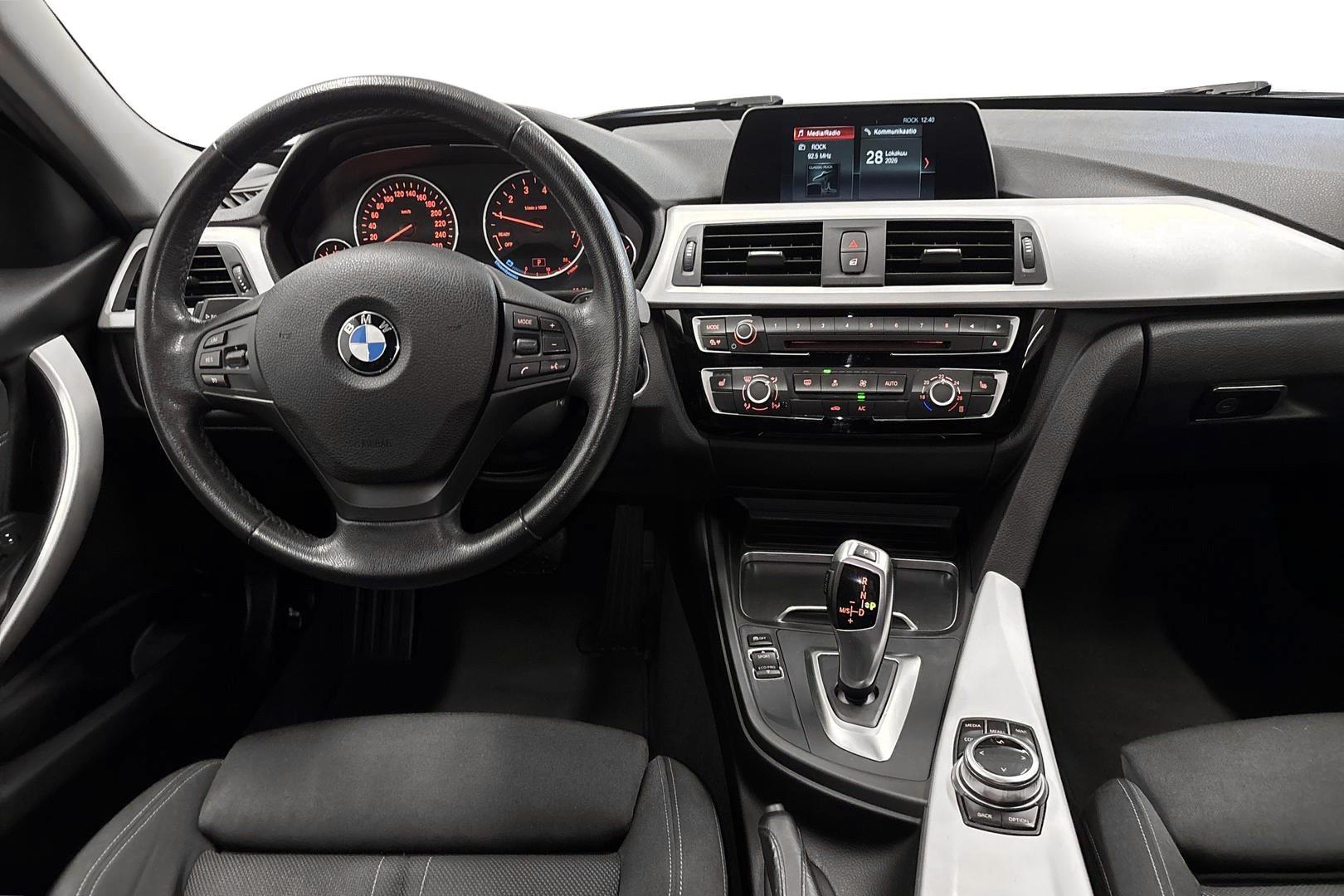 BMW 318 2017