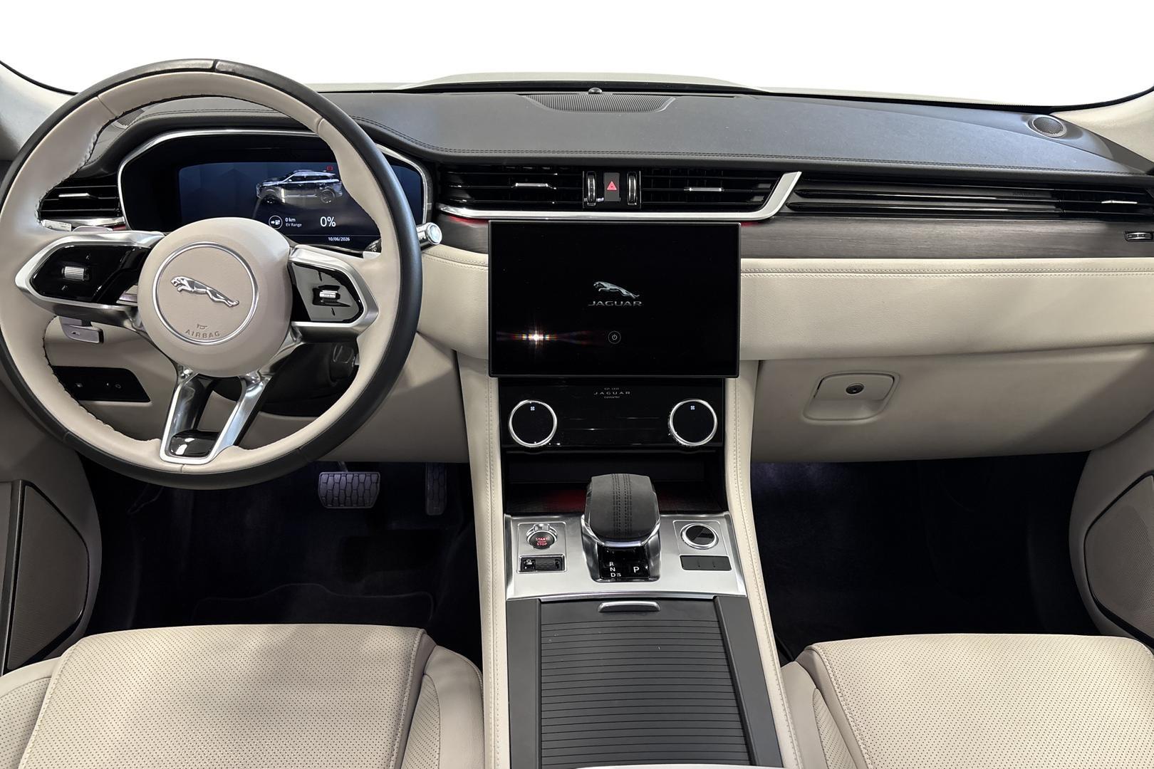 Jaguar F-PACE 2021