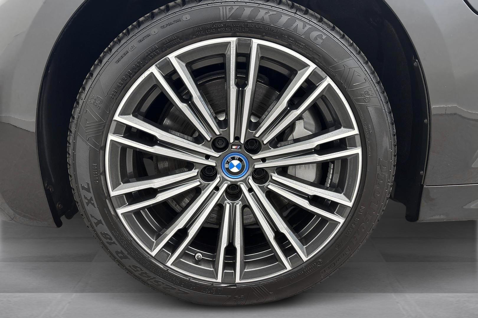 BMW 330 2022