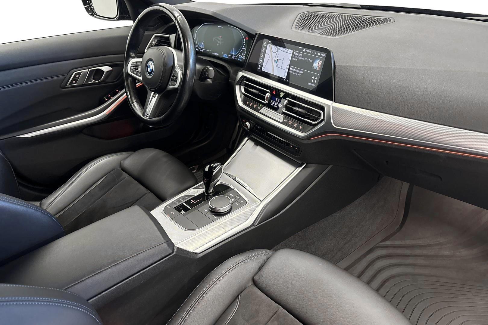 BMW 330 2022