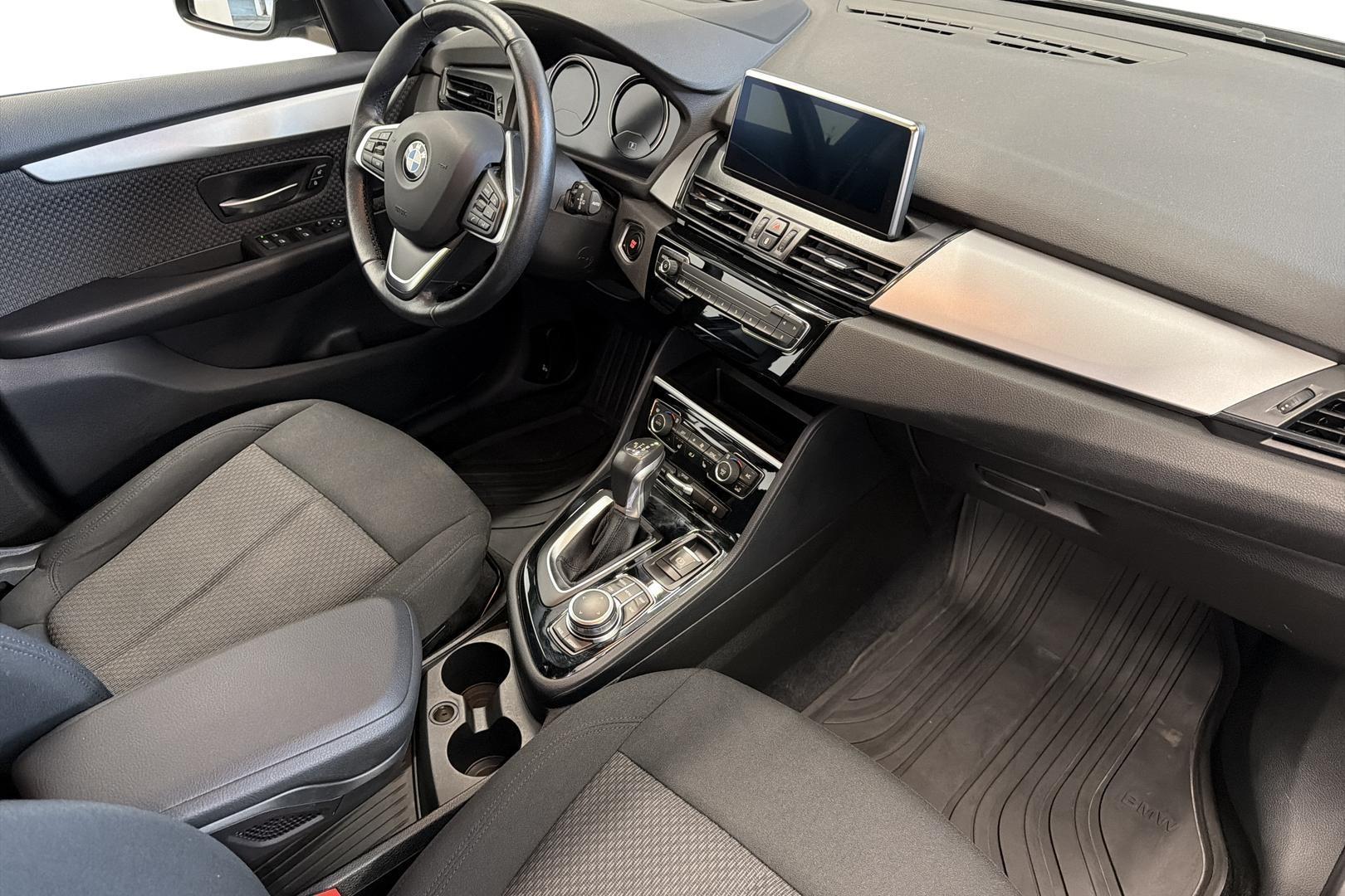 BMW 225 2020