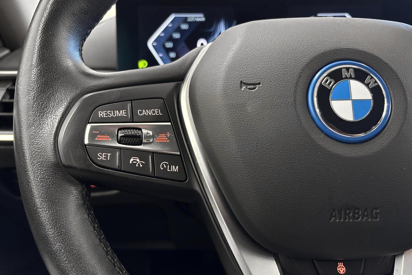 BMW i4 13