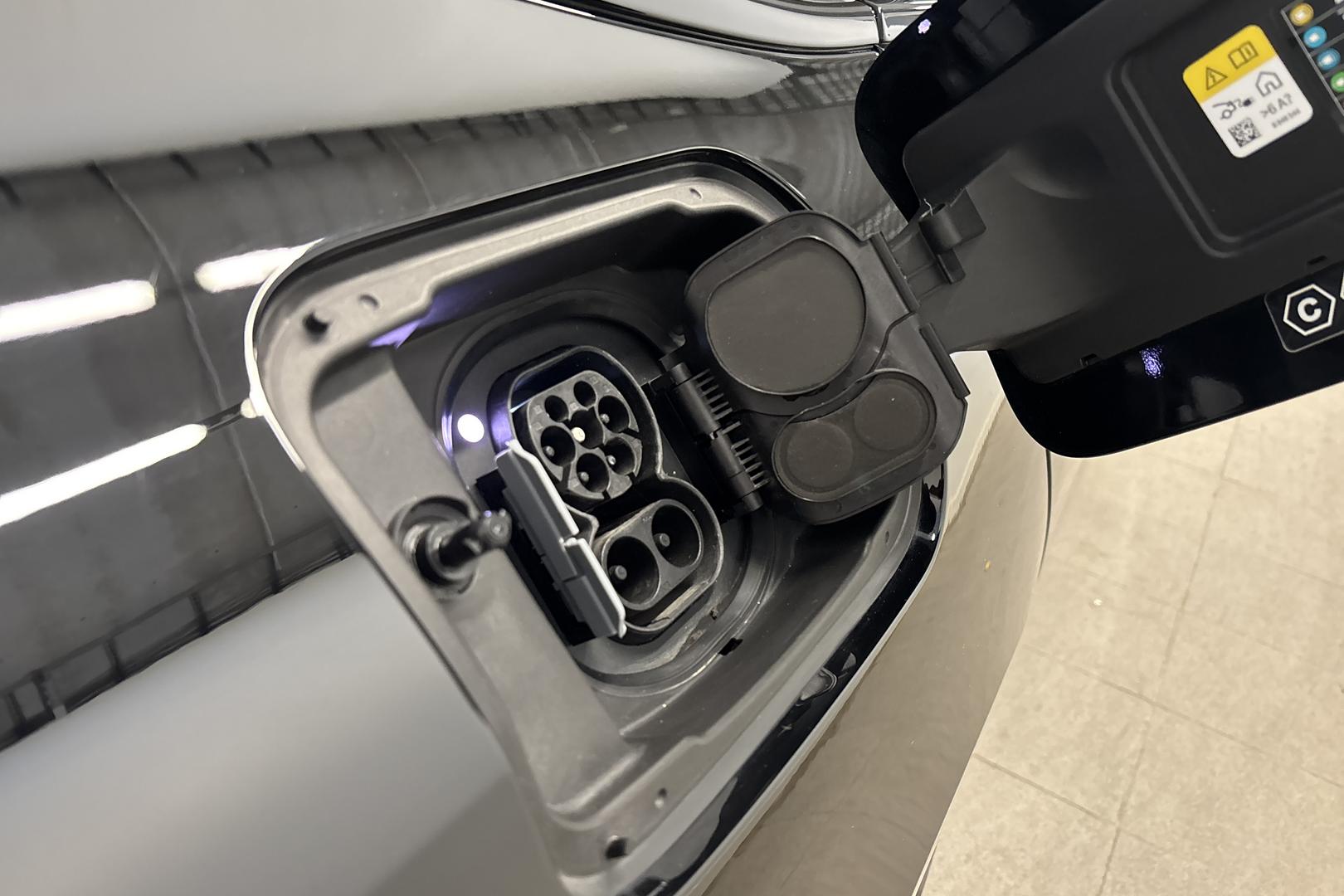 BMW i4 23