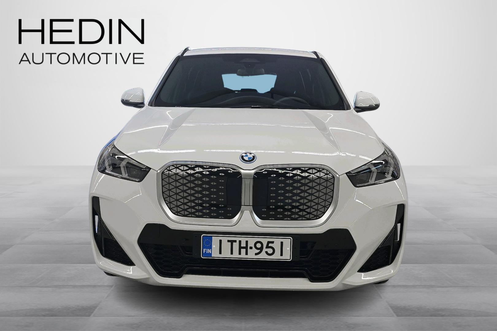 BMW iX1 4