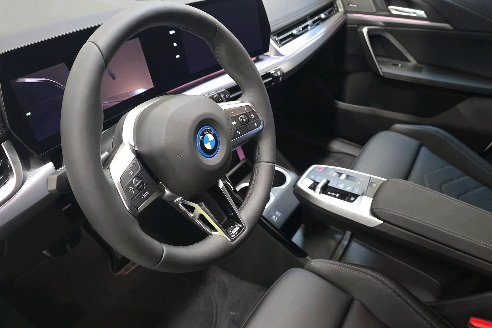 BMW iX1 7
