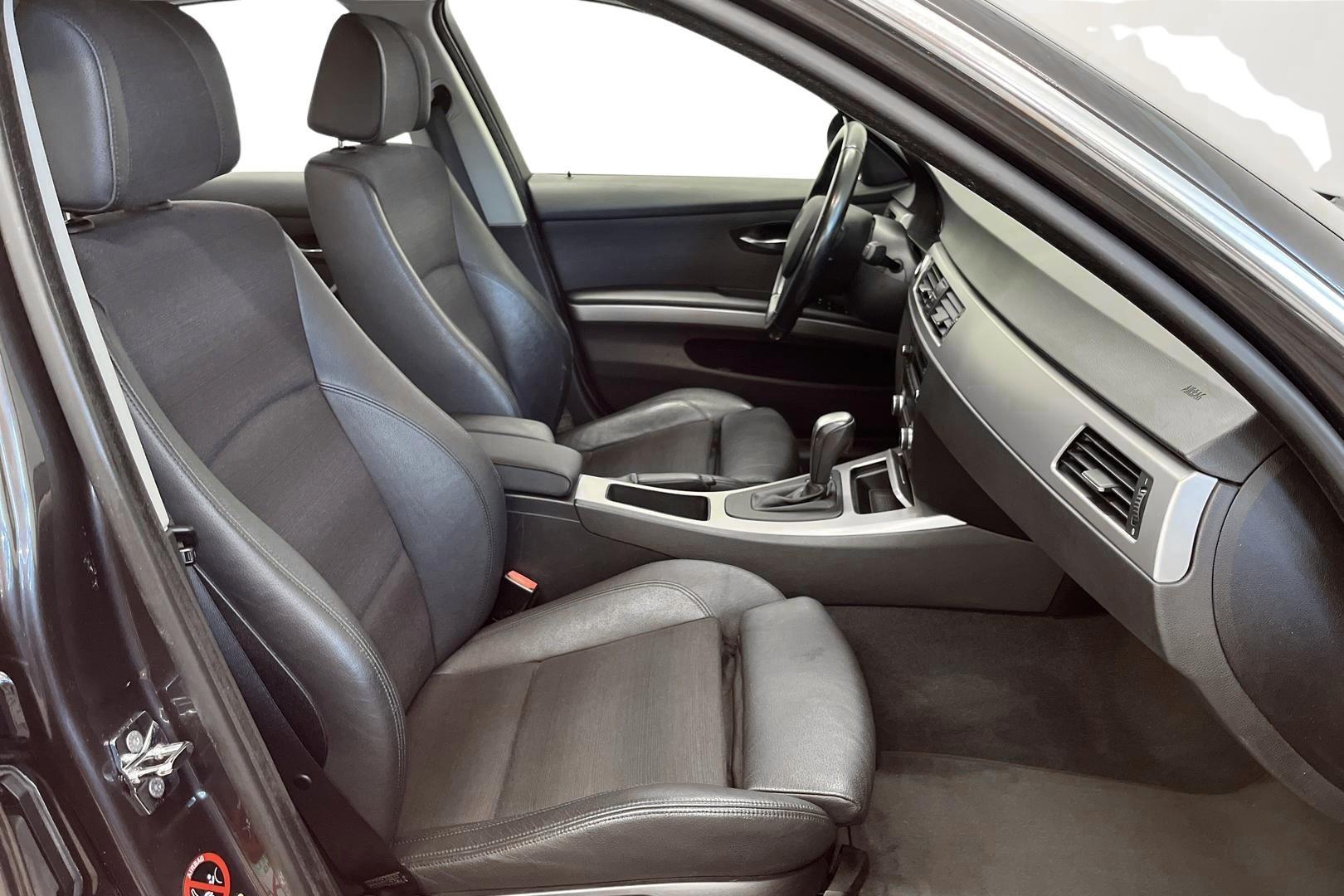 BMW 330 2008