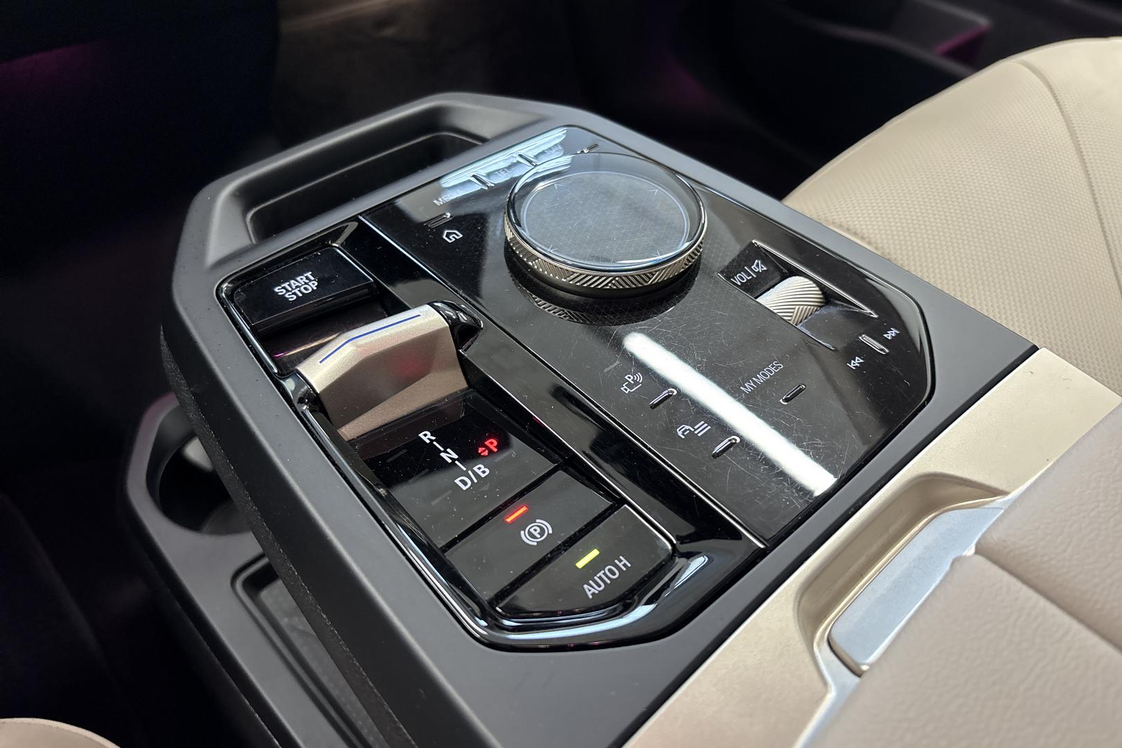 BMW iX 2024
