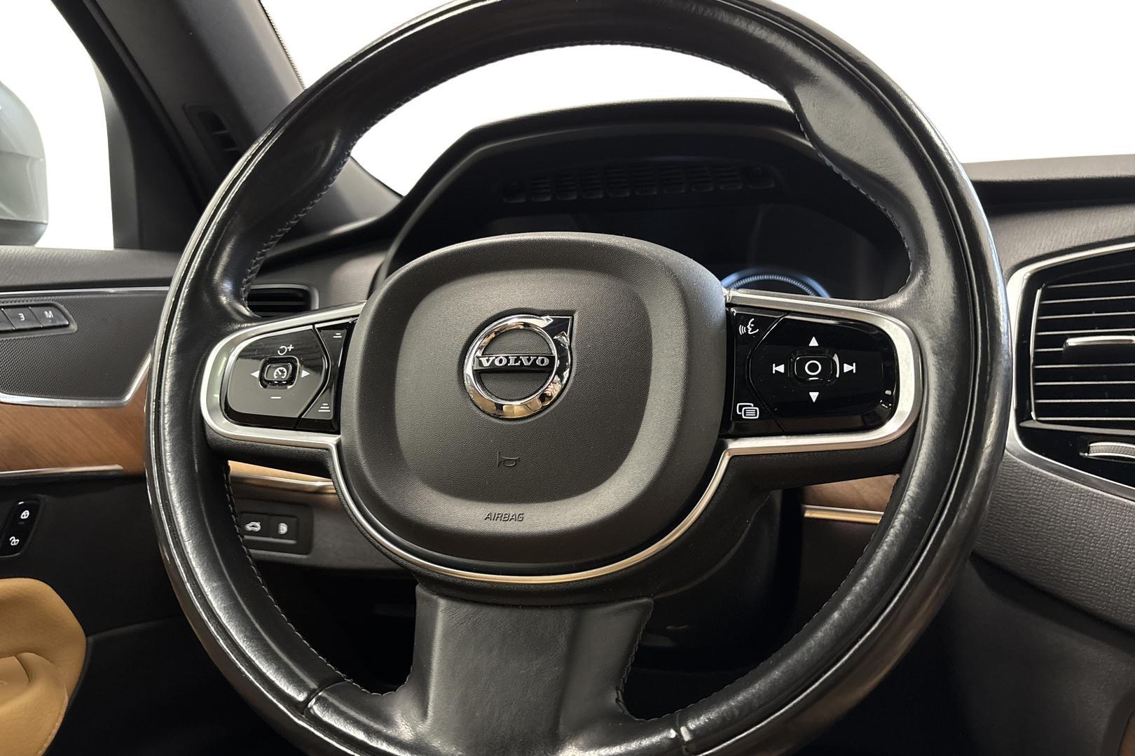 Volvo XC90 25