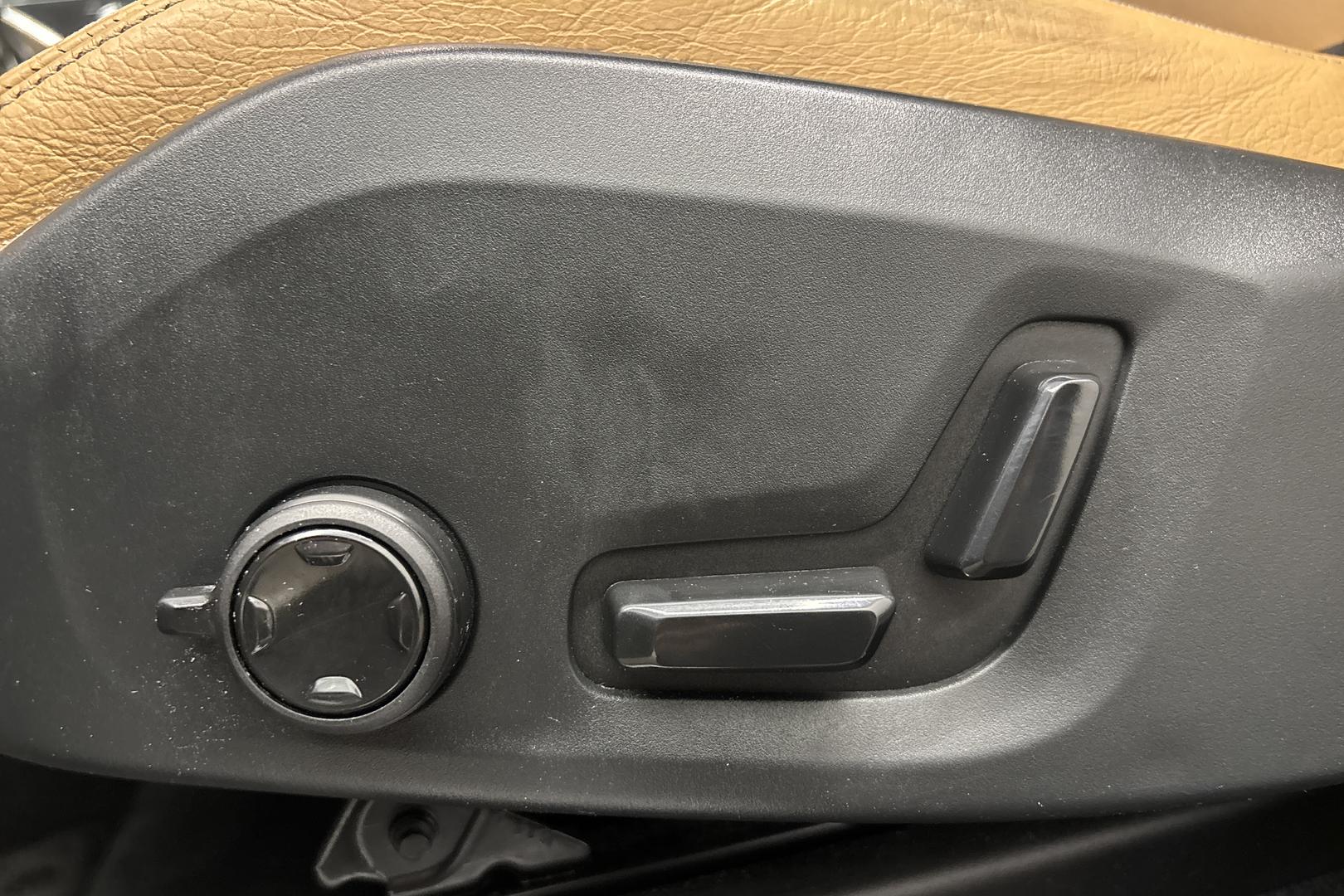Volvo XC90 30